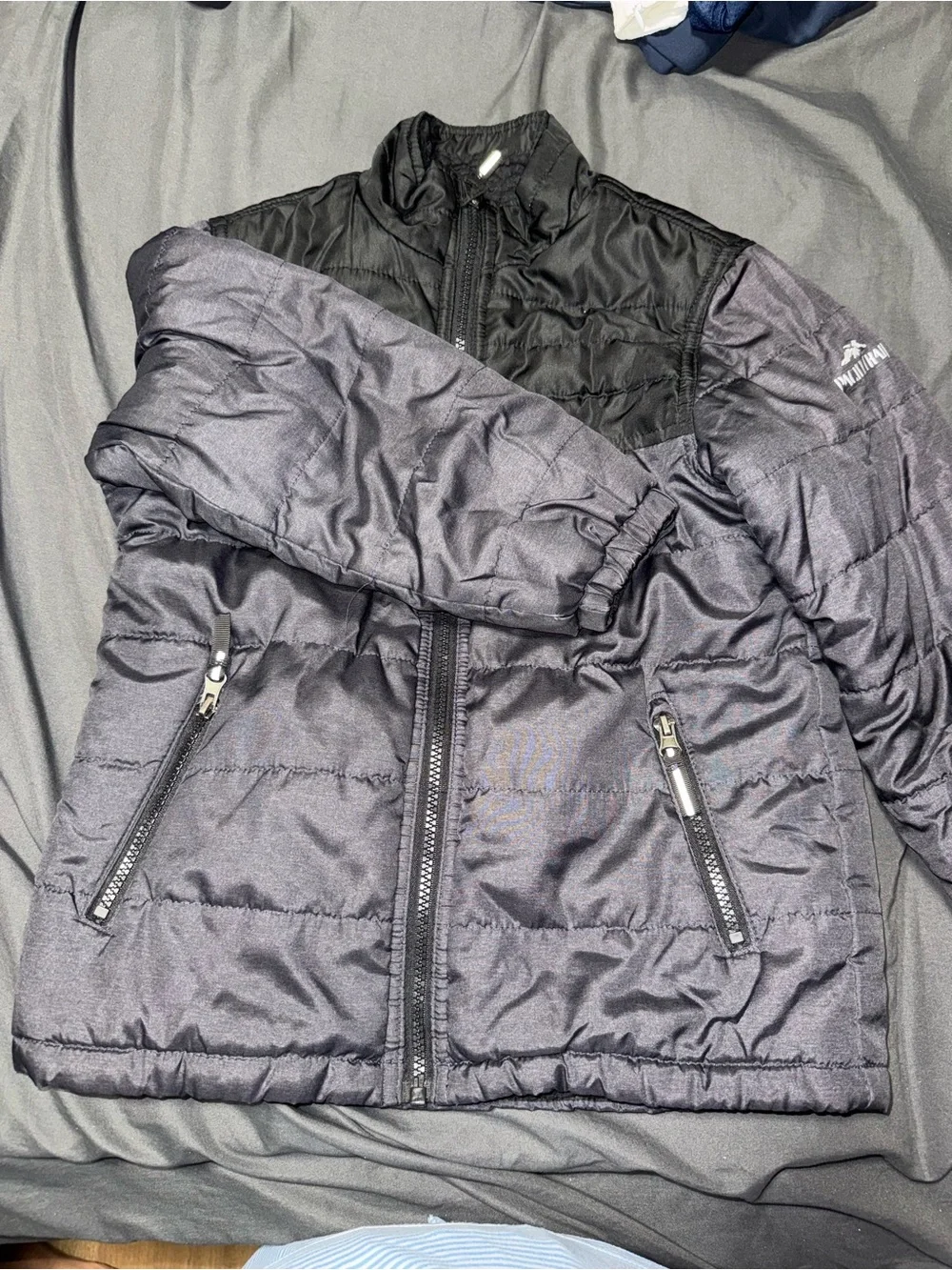 Pacific Trail Two-Tone Kids Puffer Jacket in Black and Dark Gray